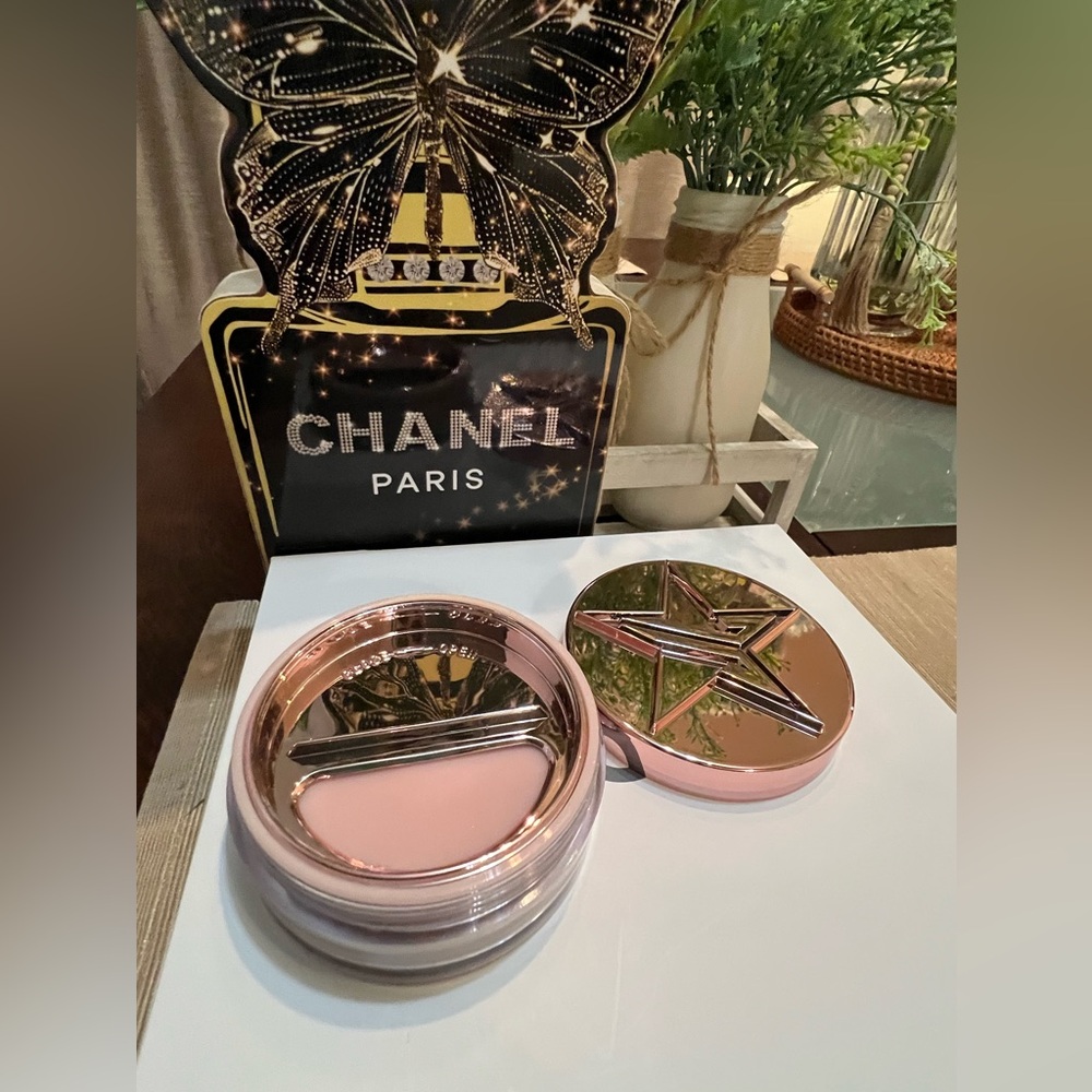 Jeffree Star Topaz Setting Powder - Picture 5 of 9